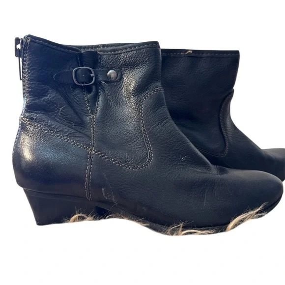 Sofft Black Ankle Boots with Buckle, women’s 7.5​ - Picture 4 of 13